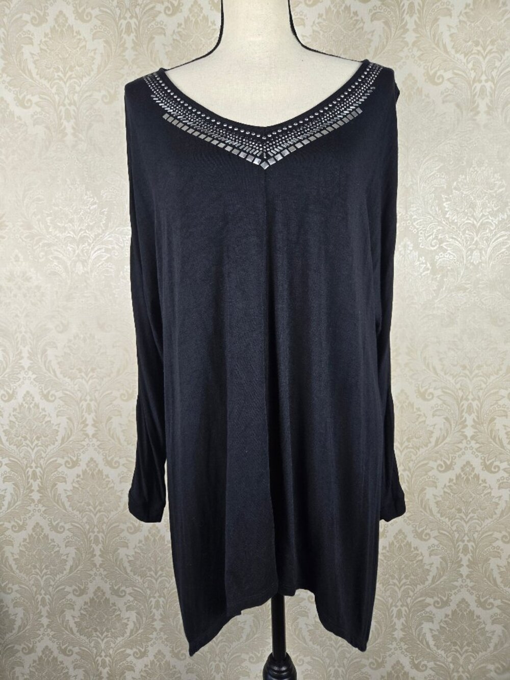 Lane Bryant Size 18/20 Black V-neck Blouse Studded Detail Neckline Cold Shoulder